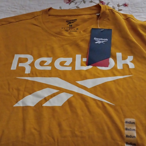 Mens Reebok tee - Picture 1 of 3